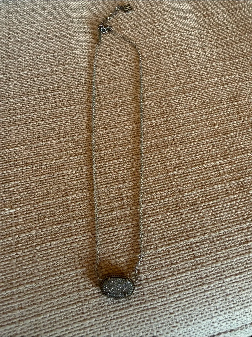 Kendra Scott versatile chain featuring